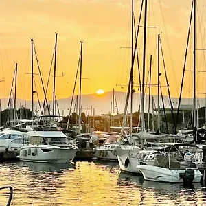 Bateau-hôtel Bateau De Roland, Saint-Laurent-du-Var
