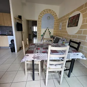 Appartement Traversant Et Lumineux Avec Terrasse, Saint-Laurent-du-Var